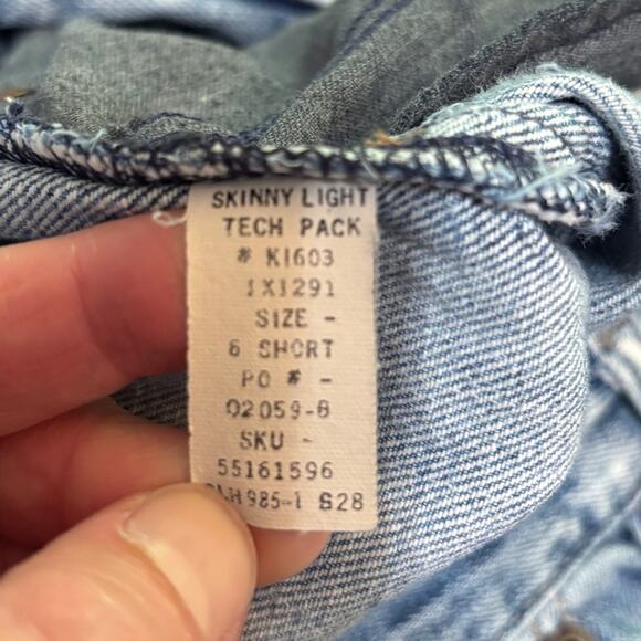 Vintage Y2K Abercrombie & Fitch Low Rise Slim Distressed Light Wash Jeans 6S - Picture 4 of 4